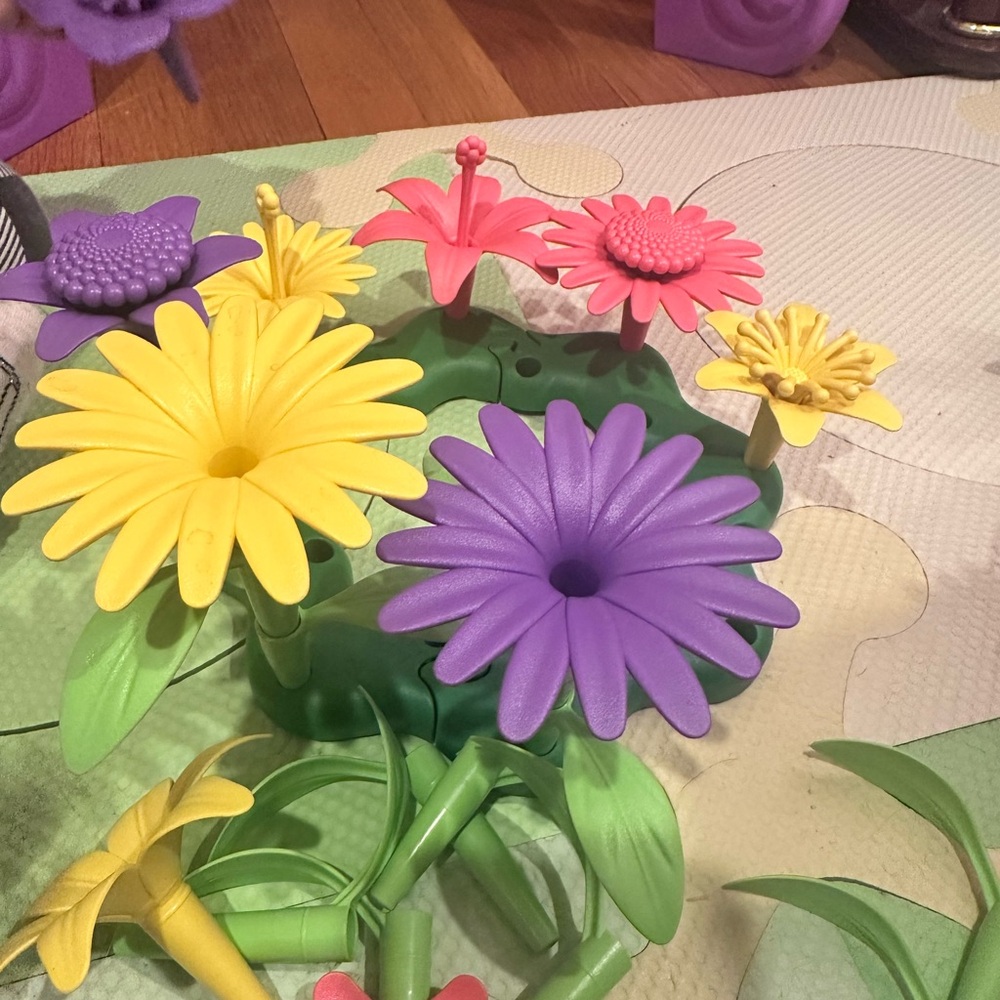 Green Toys Build A Bouquet Flower Garden Pretend Play Motor Skills STEM 105 pcs